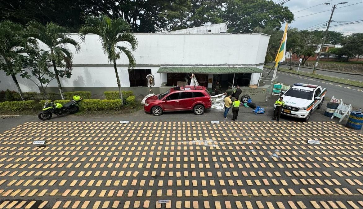Casi una tonelada de marihuana fue incautada en vías del Valle del Cauca
