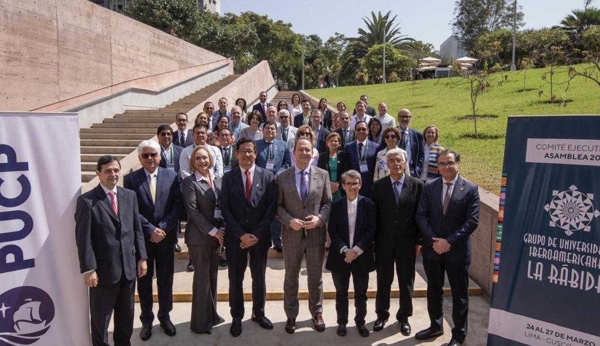 Unisimón lidera debate sobre IA y futuro de la medicina en Iberoamérica