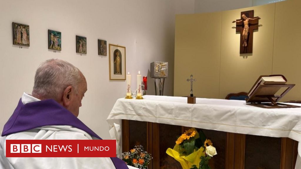 El Papa Francisco es visto por primera vez desde que fue hospitalizado